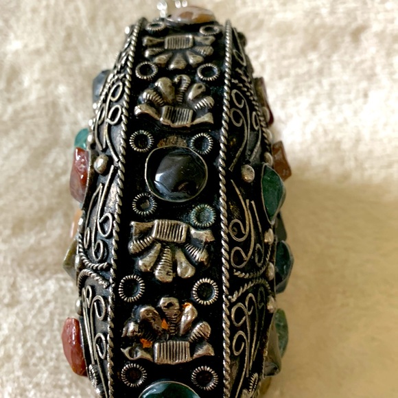 Vintage Sakai Metal Purse with Multicolor Agate Stones and Silver Chain Strap - Picture 5 of 12